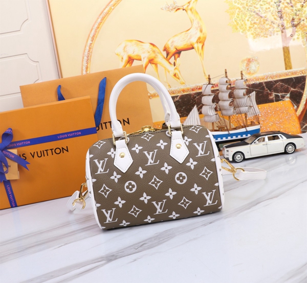 ルイヴィトンバッグ側面デザイン